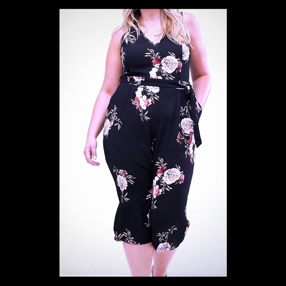 EUC- Crepe Multicolored Floral Cropped Jumpsuit.
